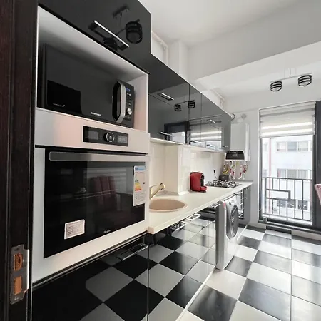 Macris Bliss Suits Apartmán *